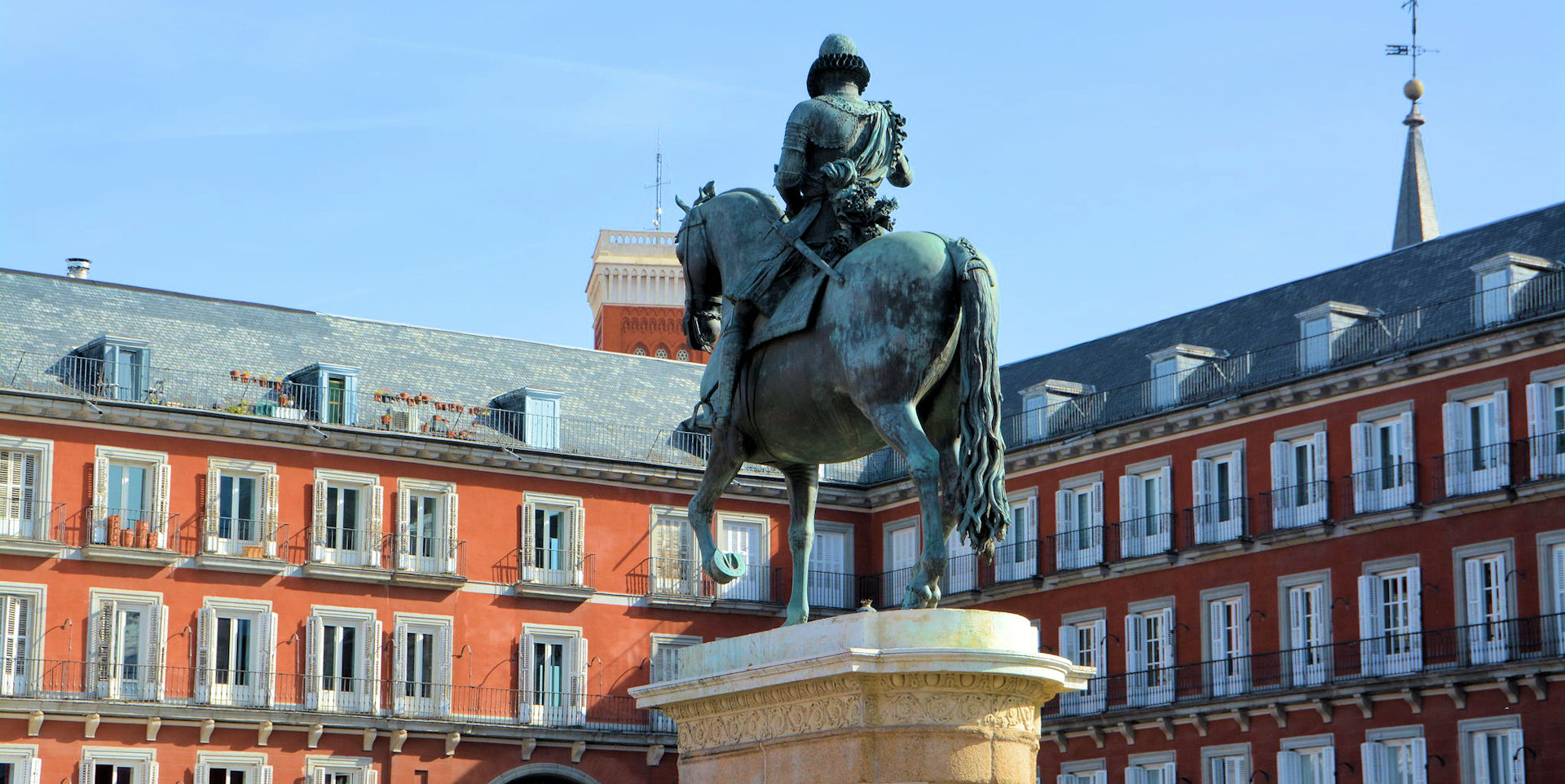 Introducing Madrid Tour from Across Madrid